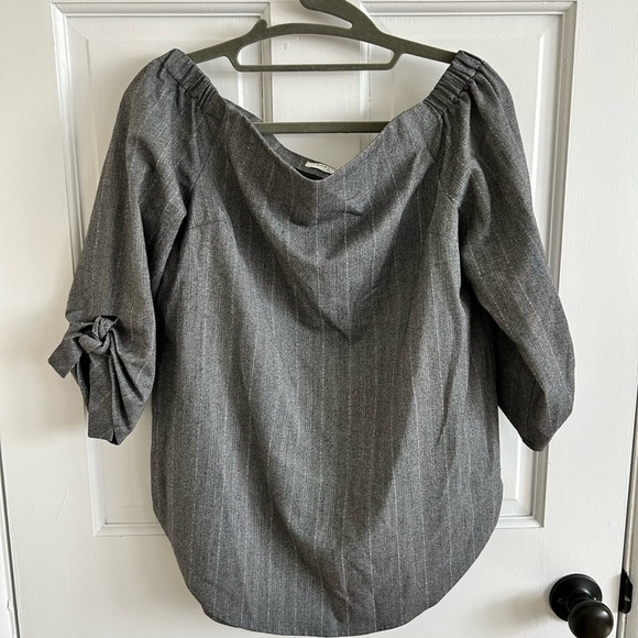 Babaton Aritzia grey off the shoulder Malik blouse size XS - Picture 2 of 6